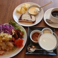 FINE DINING＆LOUNGE TORIKO - 冷製オードブルのパリソワール～コンソメゼリーにヴィシソワーズを注いで～:変更前のシーフードとミニトマトのコンソメゼリーはエビなど入ってたのに今回は具無し
