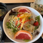 Oosaka Kokusai Kouryuu Senta Kafe&Resutoran - サワラのたたきサラダ仕立て定食