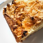 サンデーベイクショップ - パイナップルとバナナのココナッツスクエア