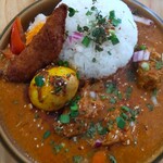 Curry&Spice HANAKO - ピーナッツチキンカレー 1200円、スパイシー半熟ゆで玉子 150円、揚げバナナ 100円、ルー増し 200円、ライスちょい足し(50g) 無料