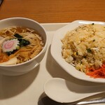 Taishuushokudou Kawaguchi - 半ラーメンと炒飯のセット　900円（税込）