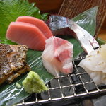 全部ぷりっぷりで美味しかったけど、右端の穴子のお刺身には驚きました。ちゃんと食べやすくうまく切れ目が入ってる。神奈川じゃなかなかお目にかかれません。