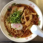 Fujimi Soba - 駅そばでラーメン。スープがそばと同じなので、ちょっと甘め…