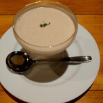 ビストロむく  - 料理写真:ランチに付くスープ(桃の冷製スープ)