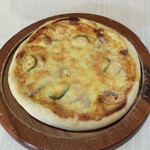 310 IWANUMA-BASE - ミックスピザ 820円