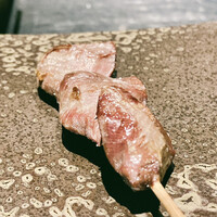 YAKITORI 燃 es - 砂肝
                一串目の砂肝、コリコリとした食感と弾力のある歯触りが心地良いです！
                塩加減がまた絶妙なのです♪