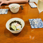 Shokuraku Tatata - ズワイガニとアワビのモズク酢