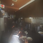 中華そば いづる - 停電中の店内