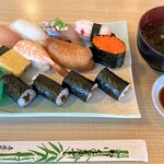 ん寿司 - 握り（並）