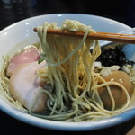 中華そば いづる - 麺リフト