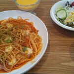 オムパス - モッツアレラチーズとトマトのパスタ！