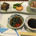 くらおか亭 - 付だし（鰯甘露煮・茹で海老・枝豆・いか明太和え）