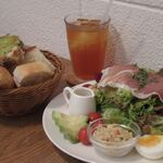 ポワンタージュ - サラダランチのプレート