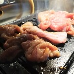神保町食肉センター - モモタレ、ネックビートロ焼き焼き