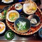 Gochisou Mura - 花かご膳 ローストビーフ&海鮮ちらし 1463円