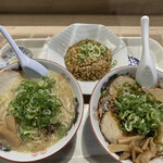 麺や 一神 - ラーメン2杯と半チャーハン