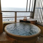 稲取東海ホテル湯苑 - お部屋の露天風呂 朝の雰囲気♪