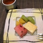 稲取東海ホテル湯苑 - 水菓子…チーズケーキ＆フルーツ♪