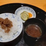 割烹 渡邊 - ご飯と赤出汁