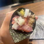 おまかせ寿司 すしのすけ - 玉葱のトロたく巻き