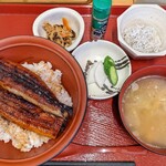 食事処 たむら水産 - 【2022/8】ハーフうなぎ丼(ご飯少な目)＋しらすおろし