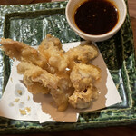 Barutan Honten - ホルモン天ぷら　サクサクふわふわで全くゴム感なし‼️これはびっくり。タレにつけて食べるとすごく美味しい。