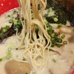 東京豚骨拉麺 ばんから - 麺の感じ