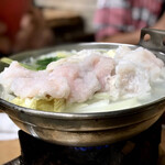 すき焼･鍋物 なべや - ハモちり 調理中