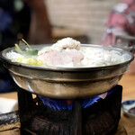 すき焼･鍋物 なべや - ハモちり 調理中
