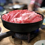 すき焼･鍋物 なべや - 牛肉鉄鍋