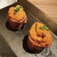 焼肉ぽんが 田町店 - ウニのせ肉軍艦2貫