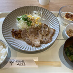 カフェ＆レストラン オリゼ - 米糀味噌で漬け込んだ トンテキ定食