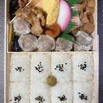 Kiyouken - シウマイ弁当 （鮭の塩焼き）　８６０円　(2022/08)
