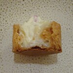 レストラン・モリエール - Menu Terroir：アミューズ（玉葱とベーコンのタルト（断面））