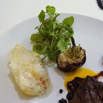 レストラン・モリエール - Menu Terroir：馬鈴薯（真狩村産ジャガイモのグラタン）、ハーブのビネガー和え、蕪の炭火焼き、十勝牛の炭火焼き