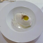 レストラン・モリエール - Menu Terroir：牛乳ソルベ（黒胡椒をかけて）