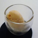 レストラン・モリエール - Menu Terroir：洋梨 紅茶（レモンと紅茶のシャーベット、途中でアルザス産洋梨のブランデーがけ）