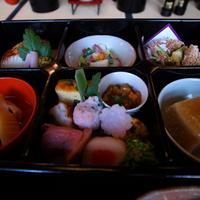 菊乃井 本店 - 敷居が高いと思う菊乃井時雨めし弁当はお造り付きで腹いっぱいになるのです。