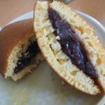 しげつ - 行徳焼　つぶあん　断面