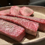 北海道焼肉 北うし - 知床和牛タン、知床和牛ハラミ