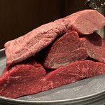 北海道焼肉 北うし - 熟成お肉ラインナップ