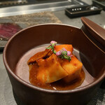 北海道焼肉 北うし - 北寄貝と桃のキムチ