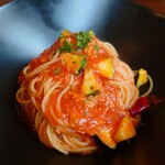 エノテカ・リオーネ - ツナとズッキーニのトマトソーススパゲッティ
