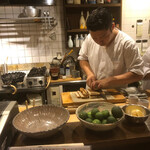 酒処 てらやま - 手際よくこなす