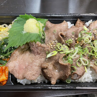 肉匠 牛虎 西中島店 - タン塩肉重