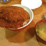 安田屋 - 本店と違って味噌汁がついてきます