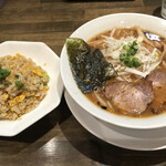 真心ラーメン竹 - 焦がしネギ味噌ラーメン(細麺) 、半炒飯