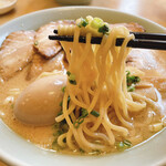 ラーメン 多弐家 - 多弐家ラーメン 醤油 太麺