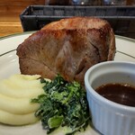 MALLORY PORK STEAK - 日和山セット(200g) 990円、ライス(普通盛り180g)・本日のスープ付き