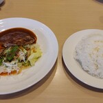 ガスト - ハンバーグ、チキングリル野菜トマトソース